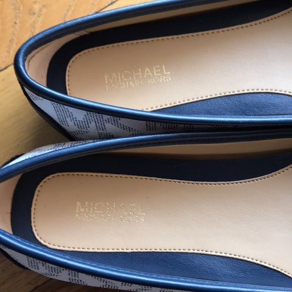 NEW Michael Kors Flats Size 8 - Picture 6 of 7